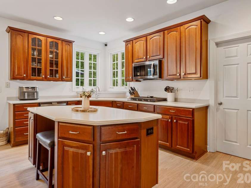 152 Melbourne Drive, Fort Mill, SC 29708.  MLS# CAR4418152, YatesRealty ID 52038. 