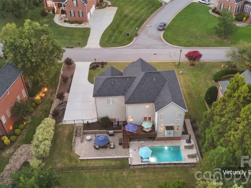 152 Melbourne Drive, Fort Mill, SC 29708.  MLS# CAR4418152, YatesRealty ID 52038. 
