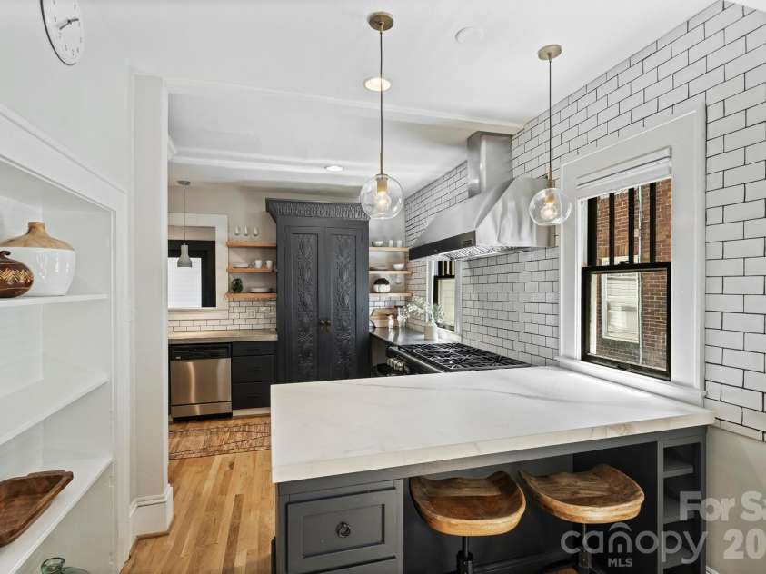 1720 Thomas Avenue, Charlotte, NC 28205.  MLS# CAR4423737, YatesRealty ID 52039. 