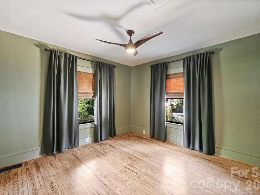 1720 Thomas Avenue, Charlotte, NC 28205.  MLS# CAR4423737, YatesRealty ID 52039. 