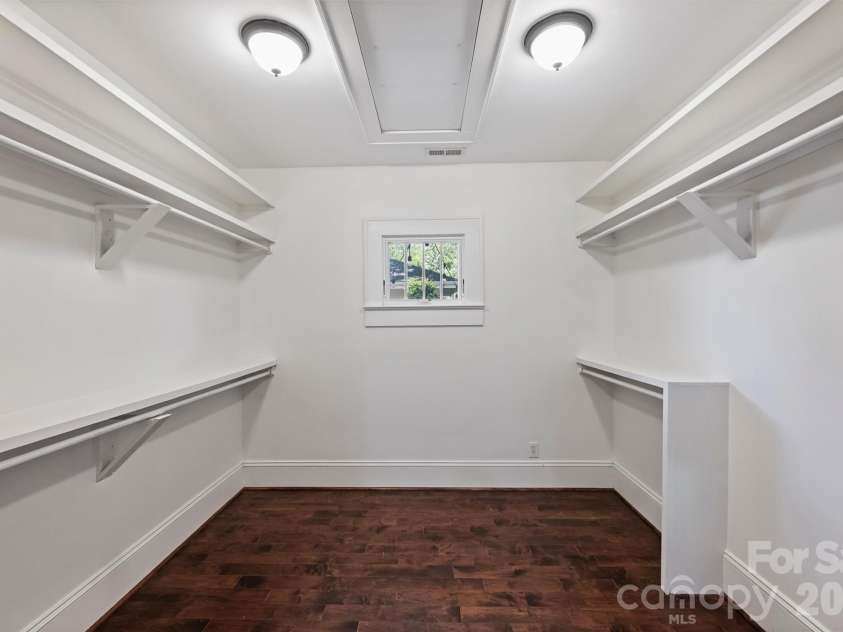 1720 Thomas Avenue, Charlotte, NC 28205.  MLS# CAR4423737, YatesRealty ID 52039. 