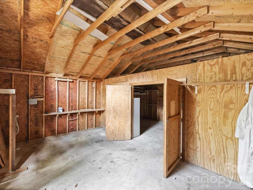 1720 Thomas Avenue, Charlotte, NC 28205.  MLS# CAR4423737, YatesRealty ID 52039. 