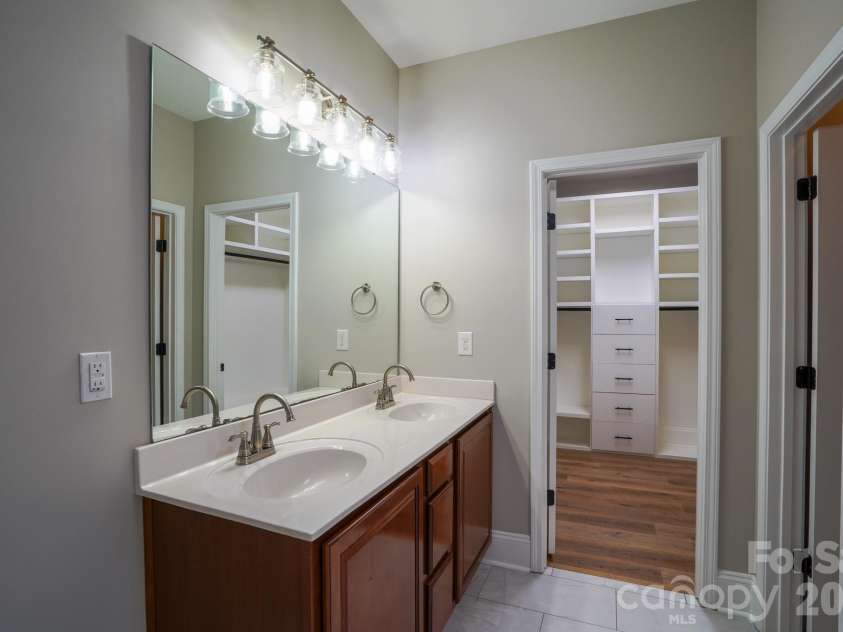 2009 Orby Avenue, Indian Trail, NC 28079.  MLS# CAR4330899, YatesRealty ID 5204. Master bathroom 