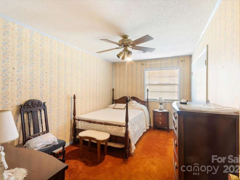 4186 Lake James Road, Marion, NC 28752.  MLS# CAR4207919, YatesRealty ID 5204. 