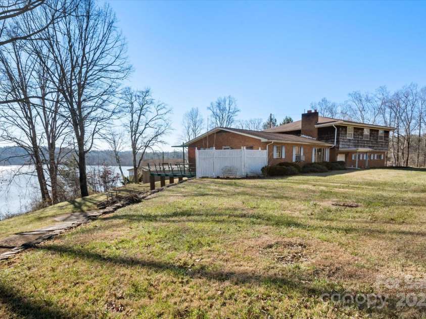 4186 Lake James Road, Marion, NC 28752.  MLS# CAR4207919, YatesRealty ID 5204. 