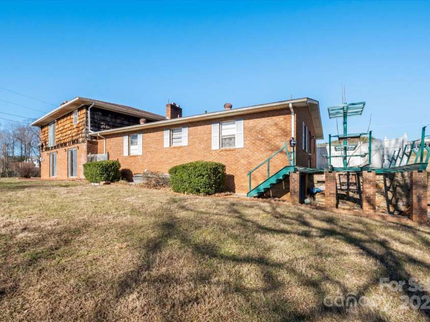 4186 Lake James Road, Marion, NC 28752.  MLS# CAR4207919, YatesRealty ID 5204. 