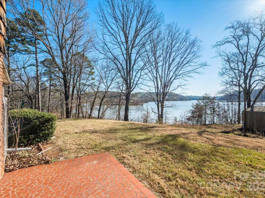 4186 Lake James Road, Marion, NC 28752.  MLS# CAR4207919, YatesRealty ID 5204. 