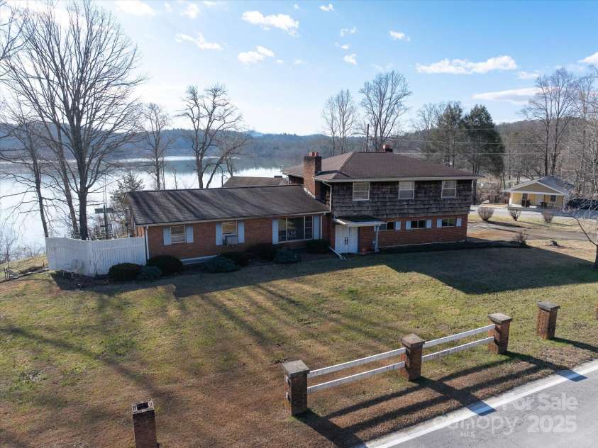 4186 Lake James Road, Marion, NC 28752.  MLS# CAR4207919, YatesRealty ID 5204. 