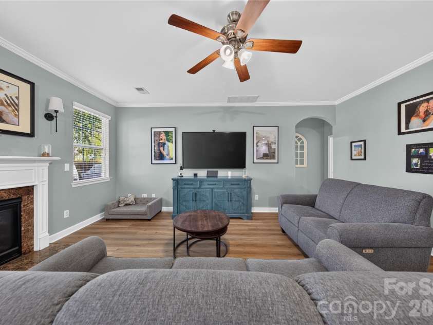 507 Fair Oaks Drive, Fort Mill, SC 29708.  MLS# CAR4423994, YatesRealty ID 52040. Gas Fireplace