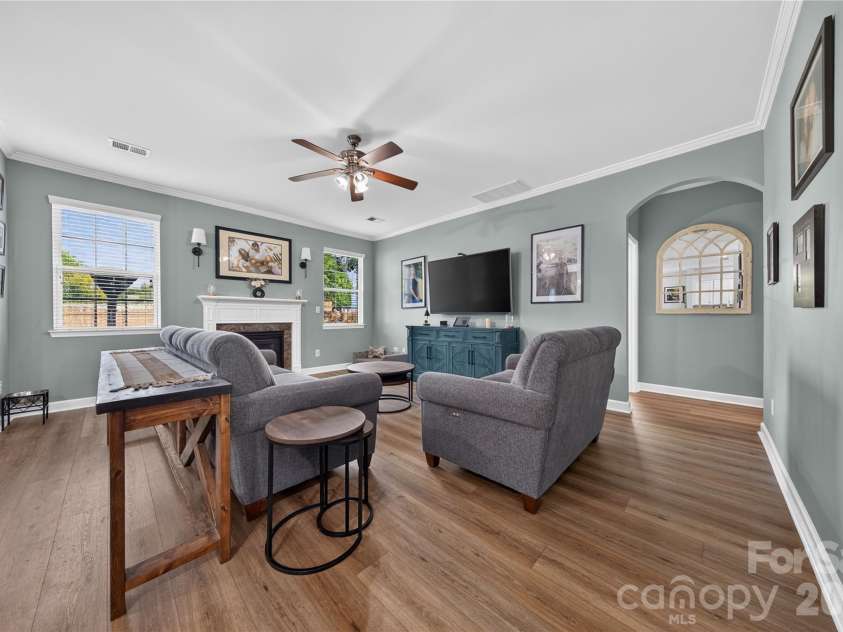 507 Fair Oaks Drive, Fort Mill, SC 29708.  MLS# CAR4423994, YatesRealty ID 52040. Great Room