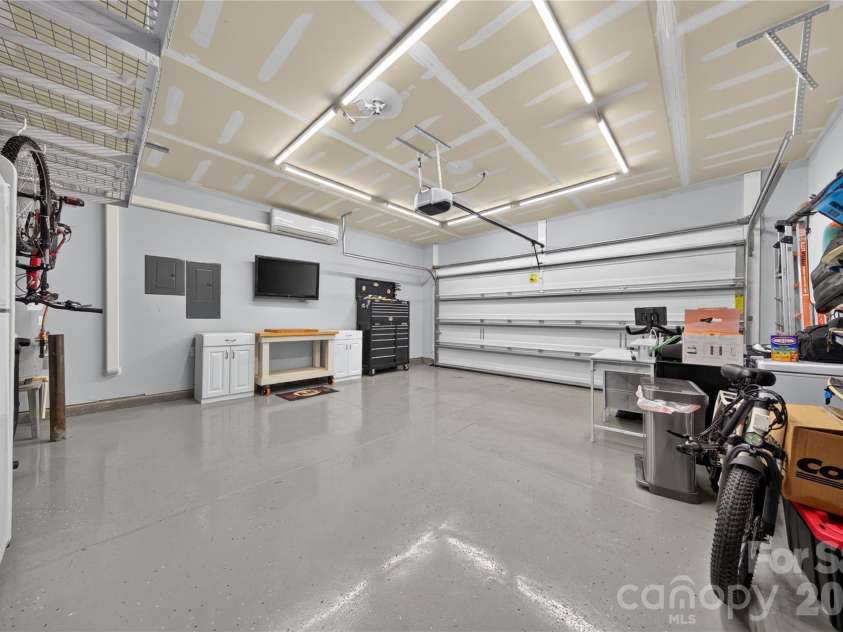 507 Fair Oaks Drive, Fort Mill, SC 29708.  MLS# CAR4423994, YatesRealty ID 52040. Heated & Cooled Garage with Epoxy Flooring
