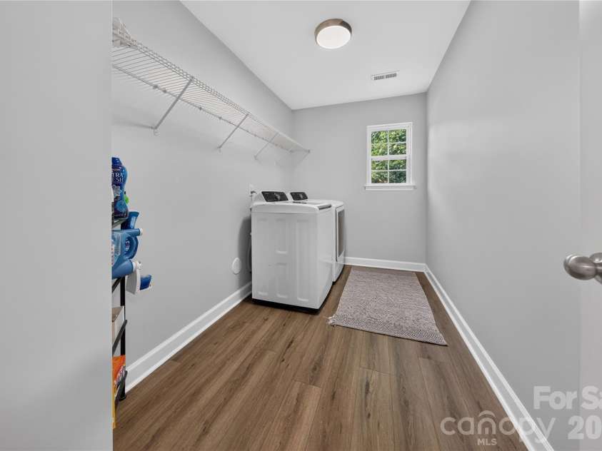 507 Fair Oaks Drive, Fort Mill, SC 29708.  MLS# CAR4423994, YatesRealty ID 52040. Huge Laundry Room