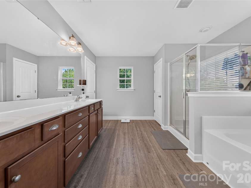 507 Fair Oaks Drive, Fort Mill, SC 29708.  MLS# CAR4423994, YatesRealty ID 52040. Primary Bath