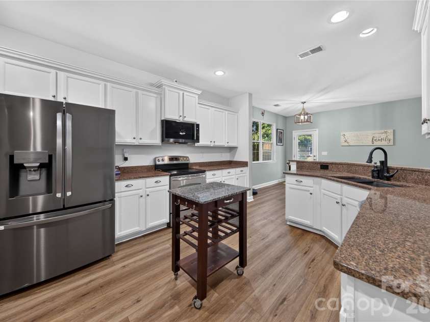 507 Fair Oaks Drive, Fort Mill, SC 29708.  MLS# CAR4423994, YatesRealty ID 52040. Refinished Cabinets