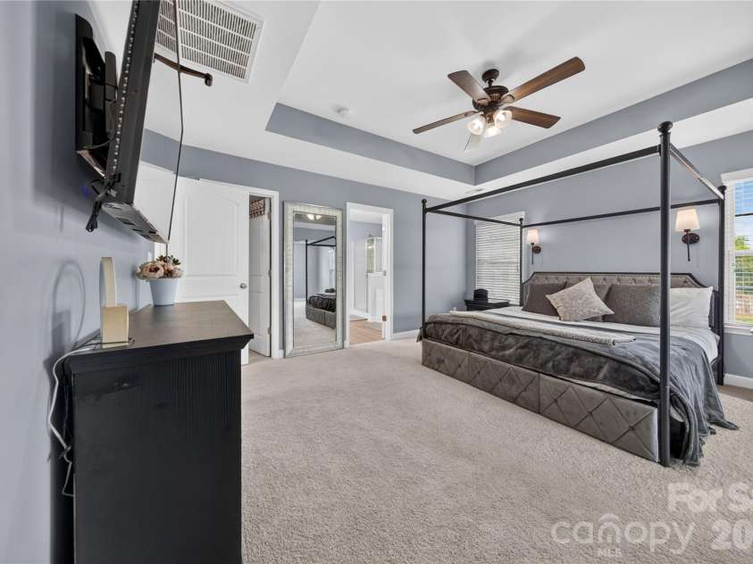 507 Fair Oaks Drive, Fort Mill, SC 29708.  MLS# CAR4423994, YatesRealty ID 52040. Tray Ceiling & Custom Lights