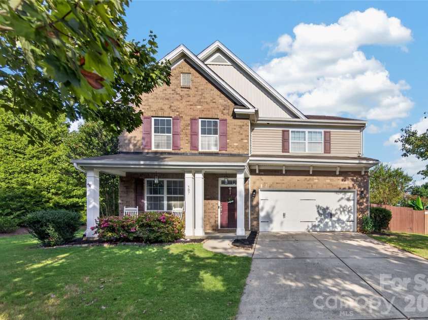 507 Fair Oaks Drive, Fort Mill, SC 29708.  MLS# CAR4423994, YatesRealty ID 52040. Welcome Home