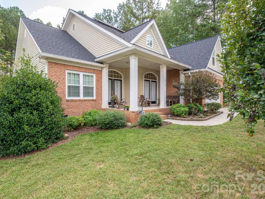 2013 Wrens Song Way, Gastonia, NC 28052.  MLS# CAR4426504, YatesRealty ID 52044. 