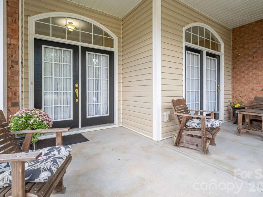 2013 Wrens Song Way, Gastonia, NC 28052.  MLS# CAR4426504, YatesRealty ID 52044. 