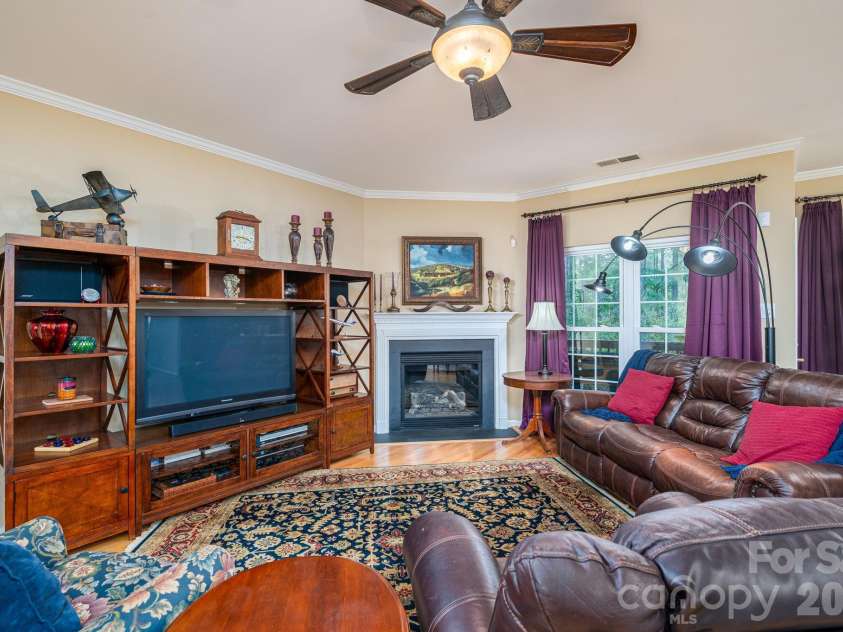 2013 Wrens Song Way, Gastonia, NC 28052.  MLS# CAR4426504, YatesRealty ID 52044. 