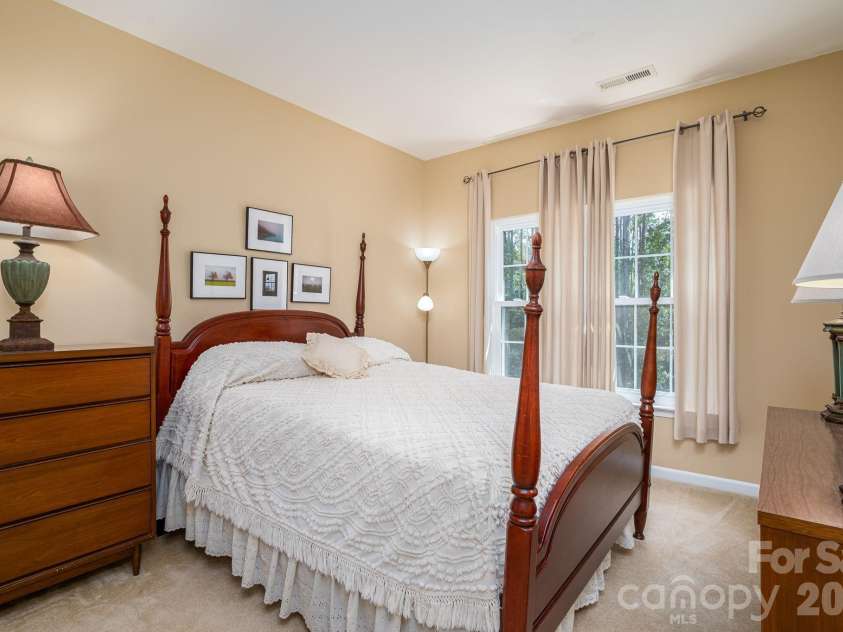 2013 Wrens Song Way, Gastonia, NC 28052.  MLS# CAR4426504, YatesRealty ID 52044. 