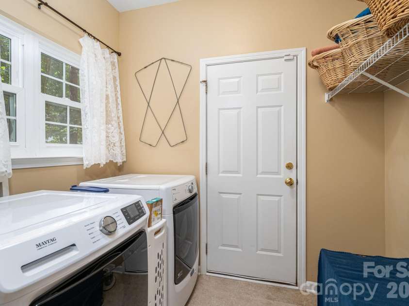 2013 Wrens Song Way, Gastonia, NC 28052.  MLS# CAR4426504, YatesRealty ID 52044. 
