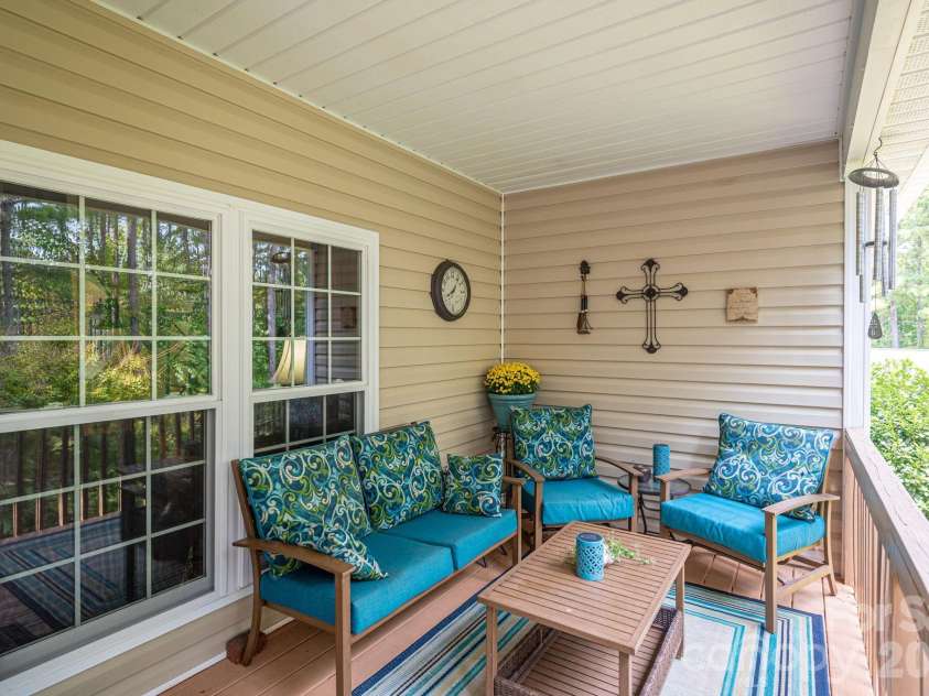 2013 Wrens Song Way, Gastonia, NC 28052.  MLS# CAR4426504, YatesRealty ID 52044. 