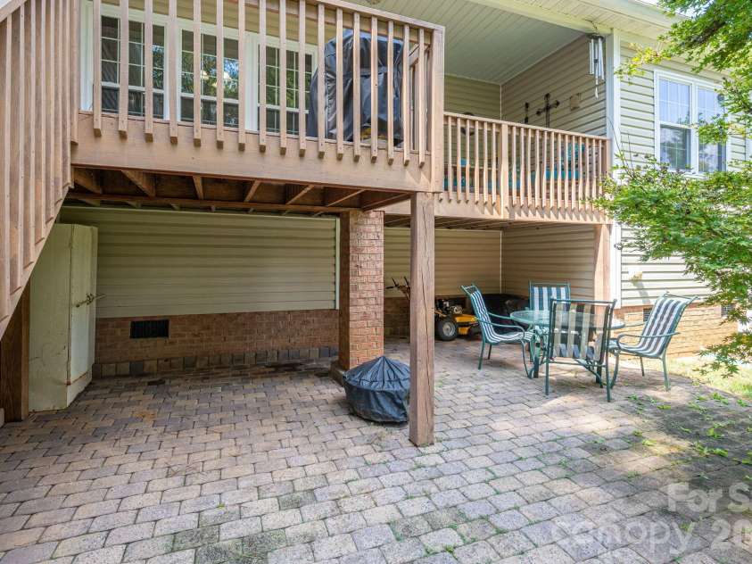 2013 Wrens Song Way, Gastonia, NC 28052.  MLS# CAR4426504, YatesRealty ID 52044. 