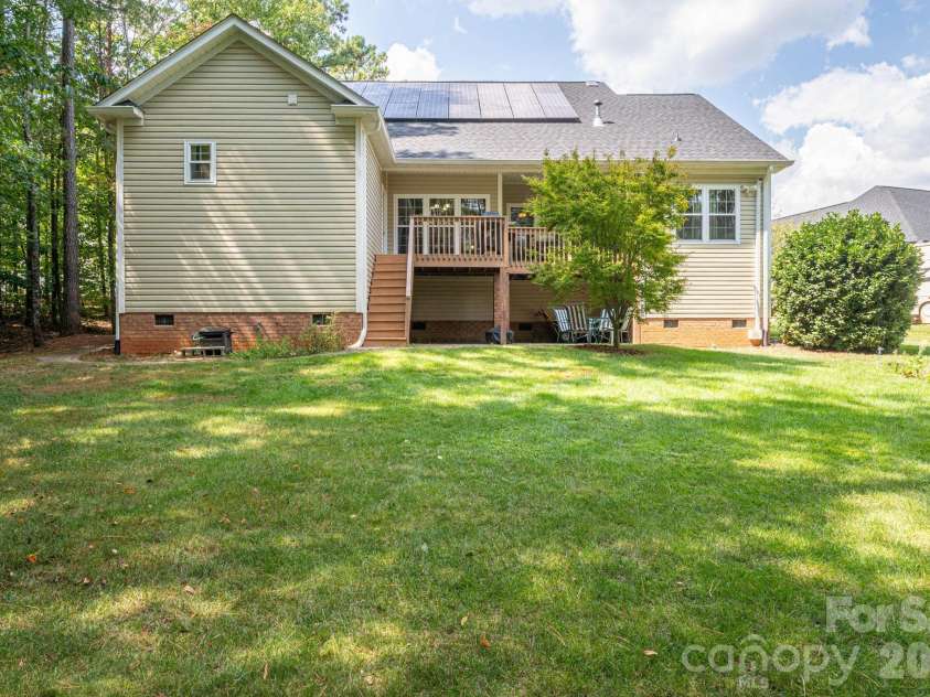 2013 Wrens Song Way, Gastonia, NC 28052.  MLS# CAR4426504, YatesRealty ID 52044. 