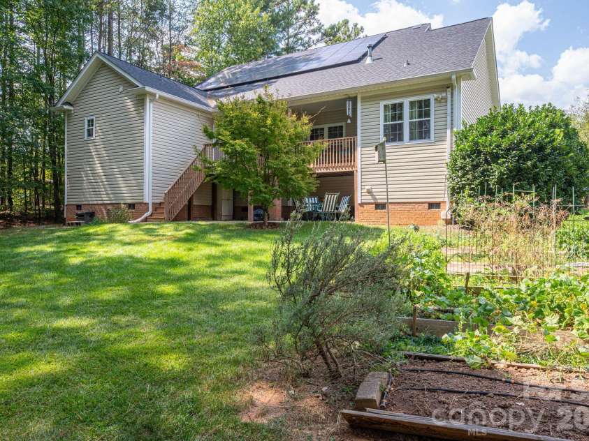 2013 Wrens Song Way, Gastonia, NC 28052.  MLS# CAR4426504, YatesRealty ID 52044. 