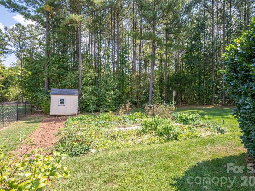 2013 Wrens Song Way, Gastonia, NC 28052.  MLS# CAR4426504, YatesRealty ID 52044. 
