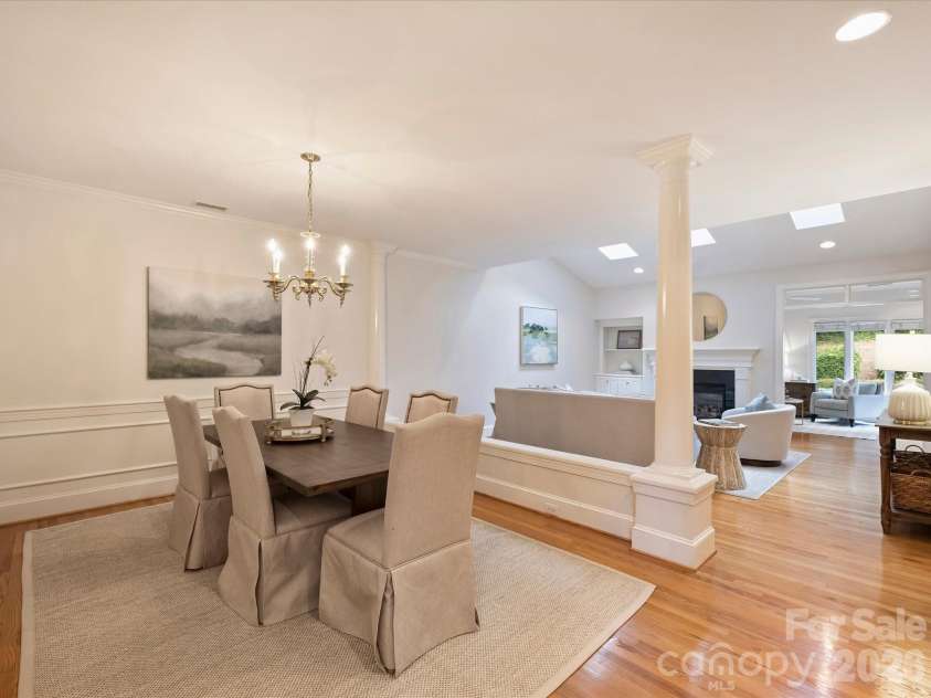 8929 Challis Hill Lane, Charlotte, NC 28226.  MLS# CAR4422460, YatesRealty ID 52046. Dining Area