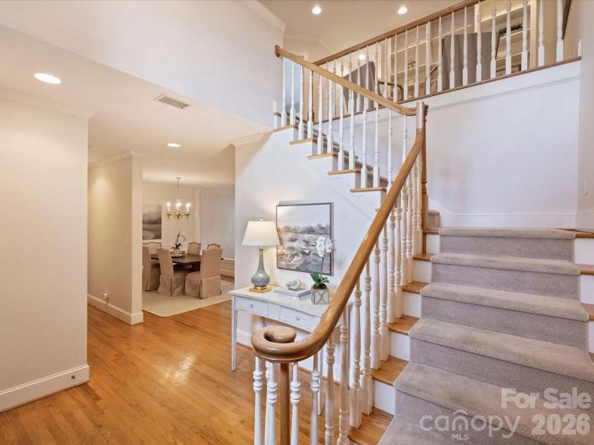 8929 Challis Hill Lane, Charlotte, NC 28226.  MLS# CAR4422460, YatesRealty ID 52046. Entryway