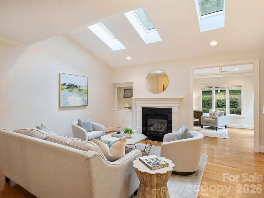 8929 Challis Hill Lane, Charlotte, NC 28226.  MLS# CAR4422460, YatesRealty ID 52046. Living Room