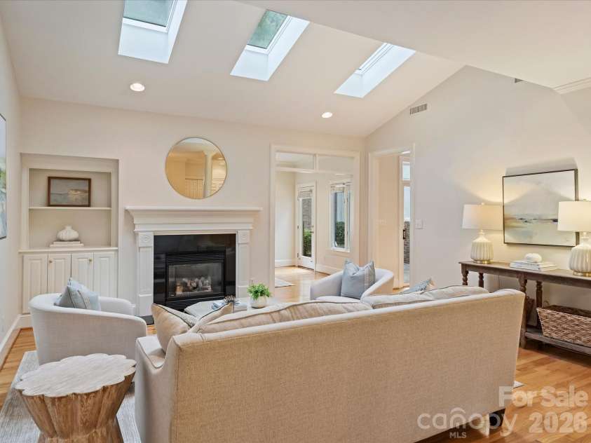 8929 Challis Hill Lane, Charlotte, NC 28226.  MLS# CAR4422460, YatesRealty ID 52046. Living Room