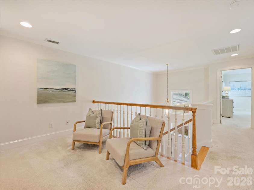 8929 Challis Hill Lane, Charlotte, NC 28226.  MLS# CAR4422460, YatesRealty ID 52046. Loft