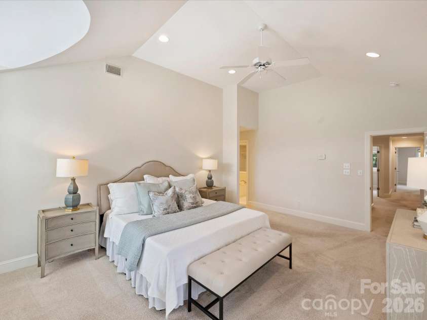 8929 Challis Hill Lane, Charlotte, NC 28226.  MLS# CAR4422460, YatesRealty ID 52046. Primary Bedroom