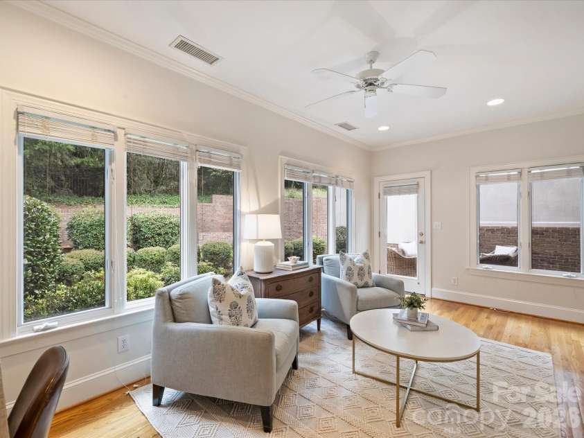 8929 Challis Hill Lane, Charlotte, NC 28226.  MLS# CAR4422460, YatesRealty ID 52046. Sunroom