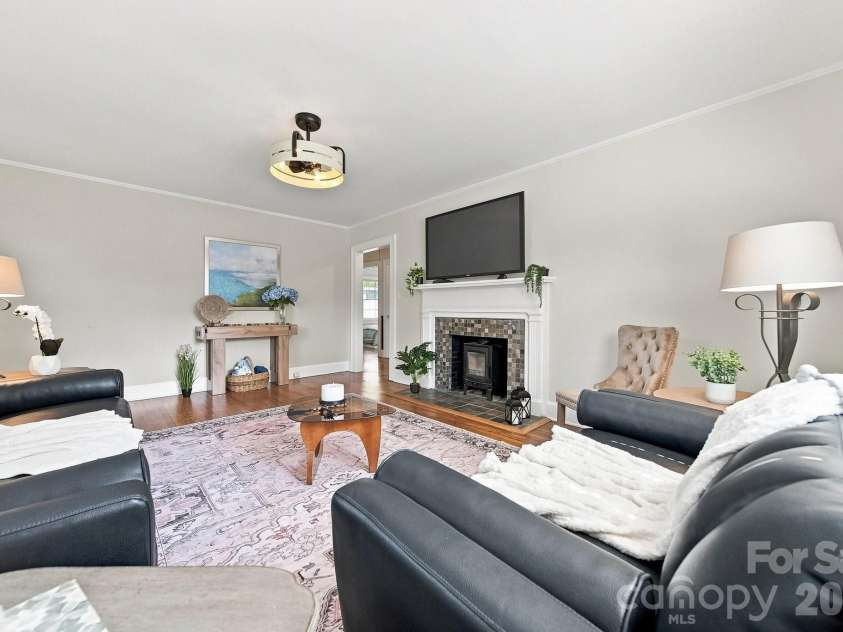 312 Sharon Avenue, Lenoir, NC 28645.  MLS# CAR4419881, YatesRealty ID 52048. Such a welcoming space!