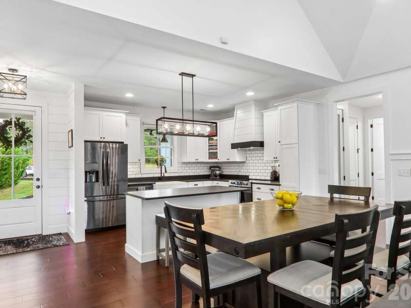 107 New Pinner Place, Arden, NC 28704.  MLS# CAR4426585, YatesRealty ID 52049. Kitchen & Dining