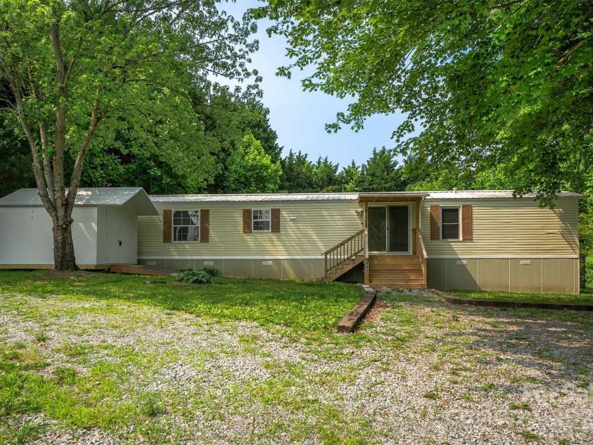 843 Deep Gap Loop Road, Flat Rock, NC 28731.  MLS# CAR4227826, YatesRealty ID 5205. 