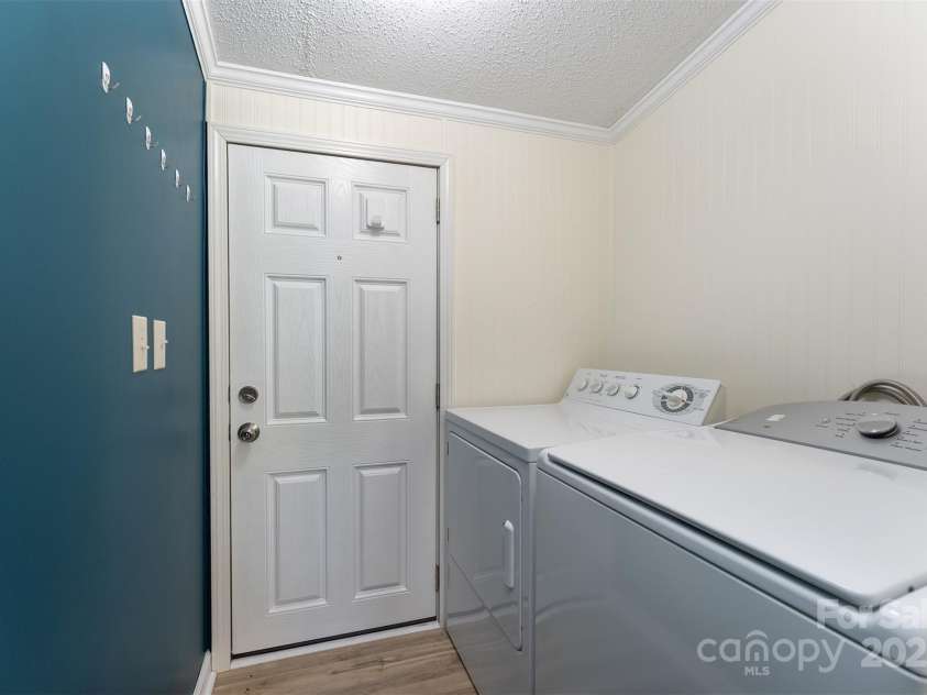 843 Deep Gap Loop Road, Flat Rock, NC 28731.  MLS# CAR4227826, YatesRealty ID 5205. 