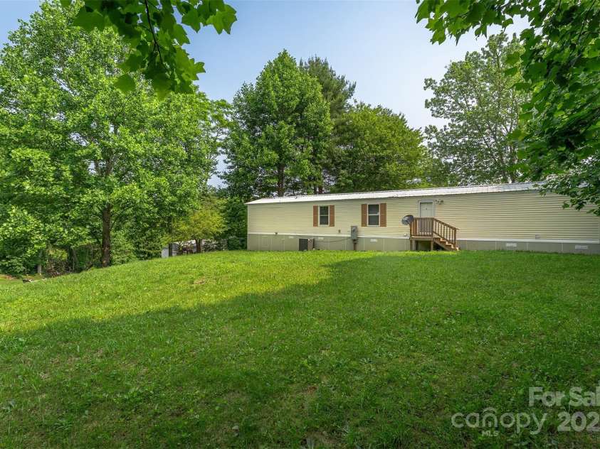 843 Deep Gap Loop Road, Flat Rock, NC 28731.  MLS# CAR4227826, YatesRealty ID 5205. 