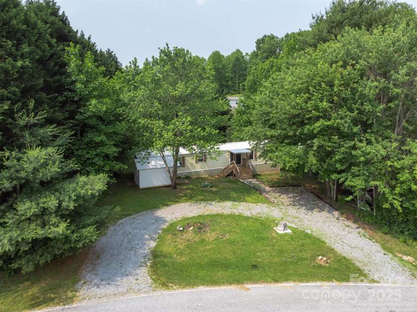 843 Deep Gap Loop Road, Flat Rock, NC 28731.  MLS# CAR4227826, YatesRealty ID 5205. 