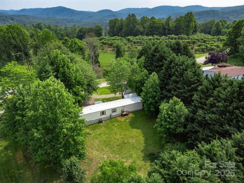 843 Deep Gap Loop Road, Flat Rock, NC 28731.  MLS# CAR4227826, YatesRealty ID 5205. 