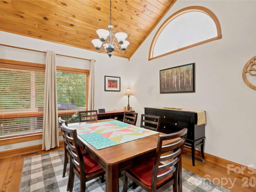 351 Silver Springs Drive, Banner Elk, NC 28604.  MLS# CAR4426595, YatesRealty ID 52052. 