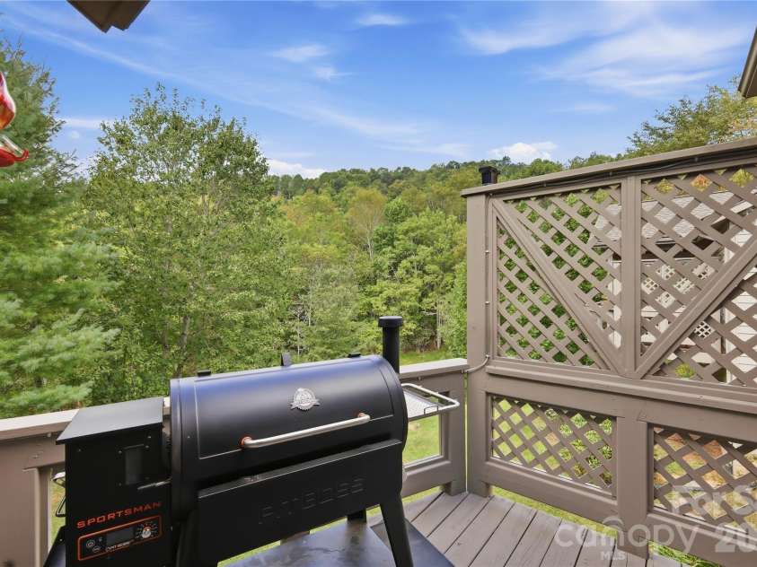 351 Silver Springs Drive, Banner Elk, NC 28604.  MLS# CAR4426595, YatesRealty ID 52052. 