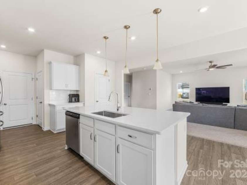 5907 Palmer Drive, Charlotte, NC 28212.  MLS# CAR4320284, YatesRealty ID 52053. 