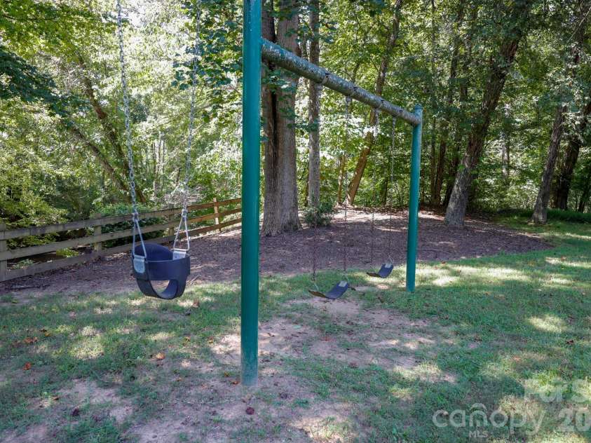 255 Cross Ridge Drive, Rutherfordton, NC 28139.  MLS# CAR4425951, YatesRealty ID 52054. 