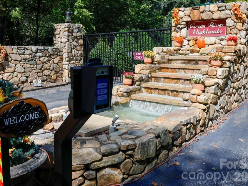 255 Cross Ridge Drive, Rutherfordton, NC 28139.  MLS# CAR4425951, YatesRealty ID 52054. 