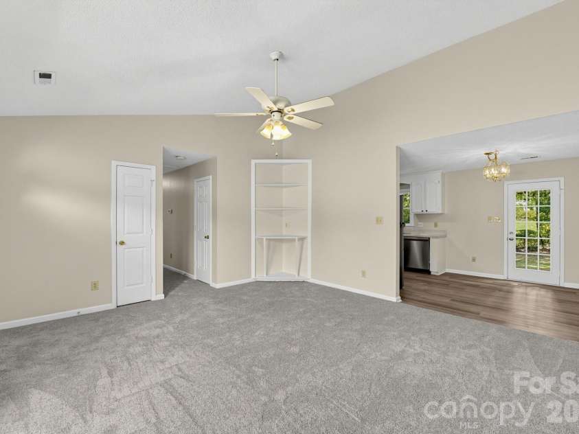 140 Weeping Willow Way, Gastonia, NC 28052.  MLS# CAR4426603, YatesRealty ID 52055. 